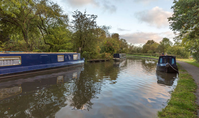 narrowboat hire on the canals