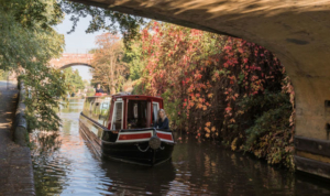 narrowboat hire in the UK